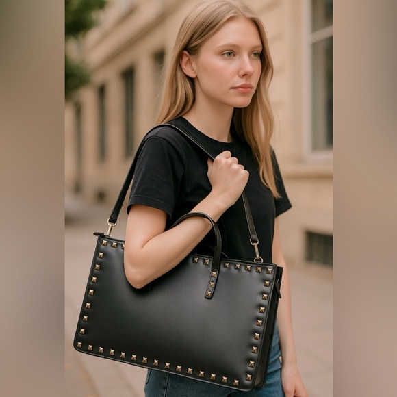 ➕Gold Studded Black Leather Laptop Bag Carrycase ➕ - Picture 3 of 9